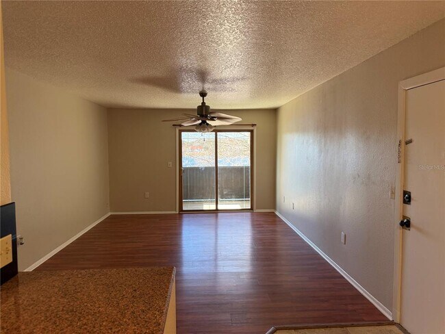 Building Photo - 914 Lake Destiny Rd