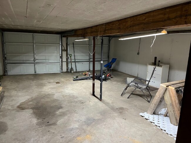 Building Photo - 1322 Emery Xing Rd