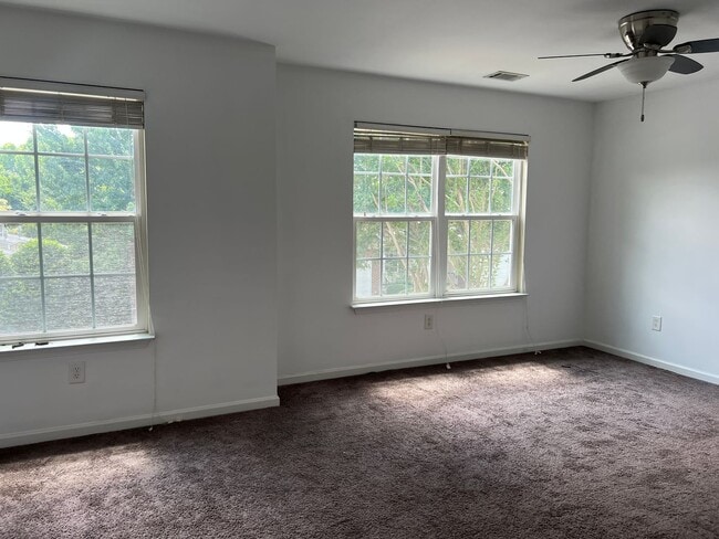 Building Photo - Gorgeous 3/2.5 End Unit Condo in Simpsonvi...