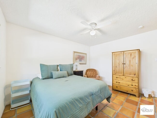 Building Photo - Fully Furnished Home available Now!