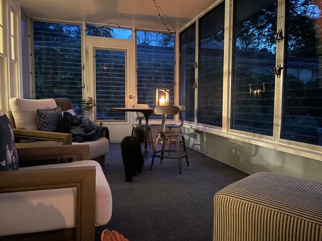 Building Photo - Maple Bluff House