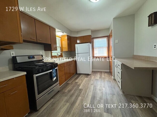 Building Photo - 1729 W Iles Ave