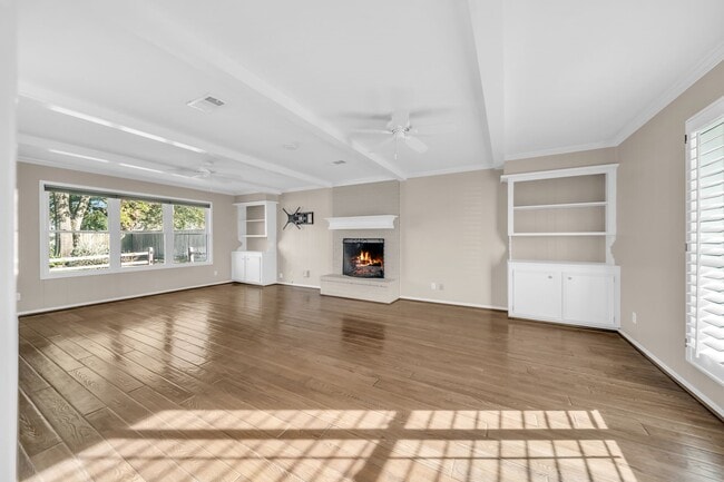 Building Photo - 115 Heather Ln