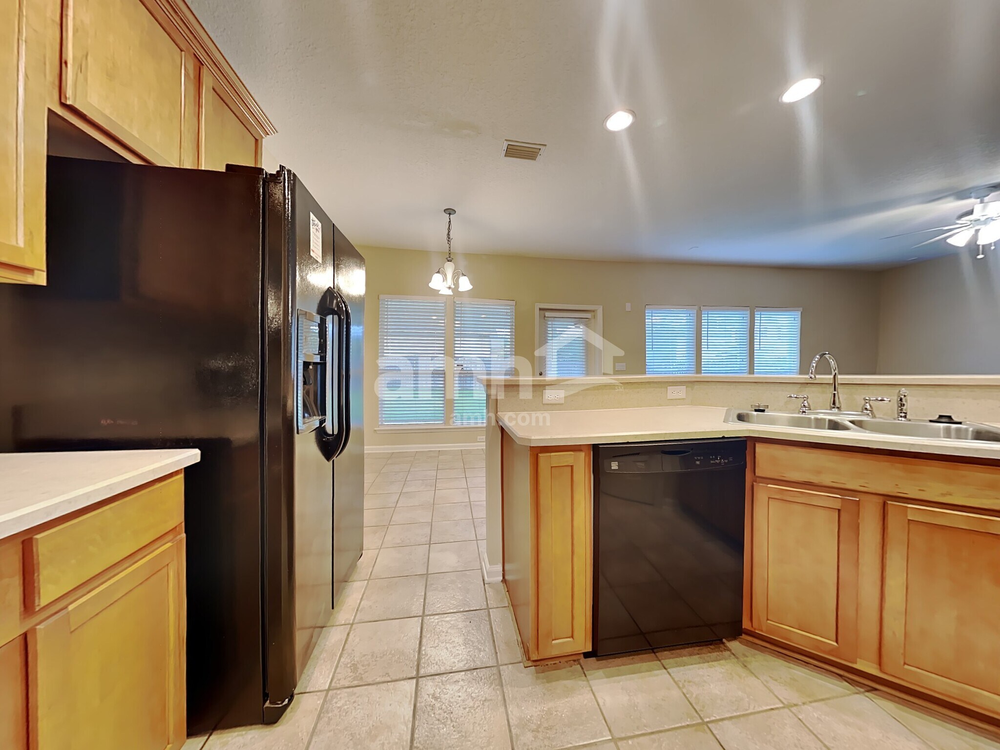 Building Photo - 9243 Prosperity Lake Dr
