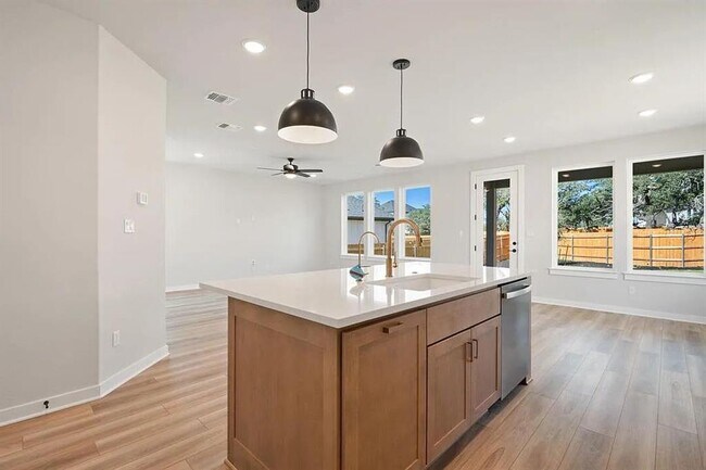 Building Photo - 356 Milkwood Ter