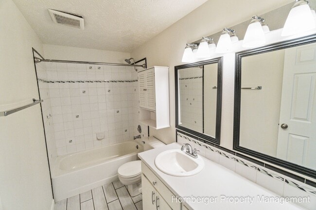 Building Photo - Recently Updated Single Family Home On The...