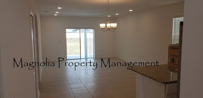Building Photo - Dundee Station/Winter Haven_3 Bedroom 2 Ba...