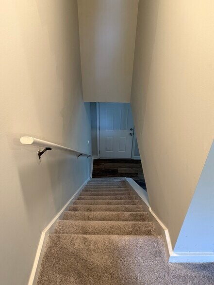Stairwell - 1071 Oakland Ave SE