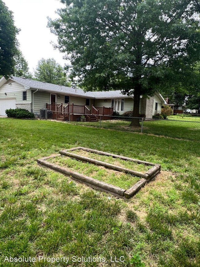 Building Photo - 4 br, 3 bath House - 207 S York Ave