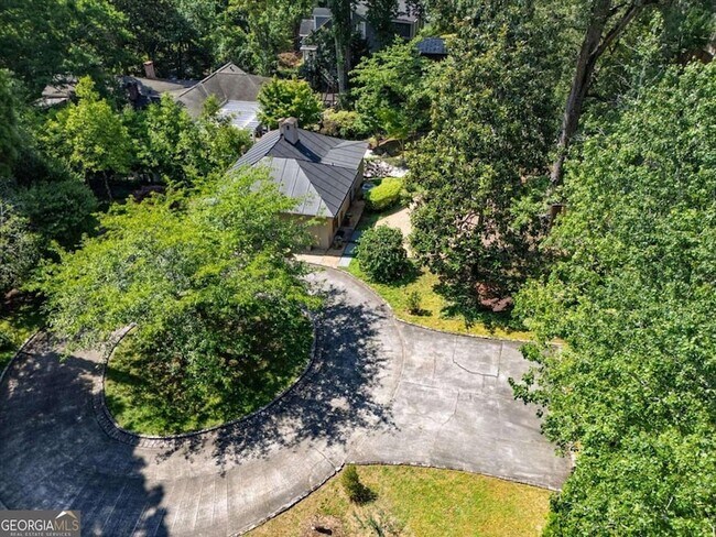 Building Photo - 2538 Parkside Dr NE
