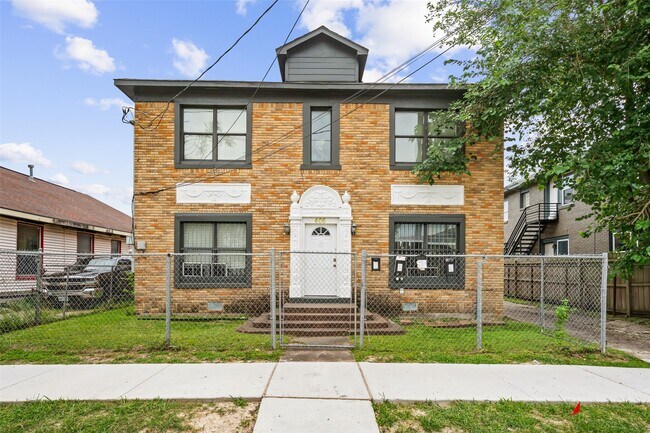 Building Photo - 406 Quitman St