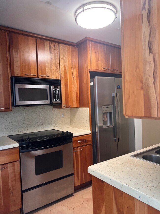 Building Photo - 401 E Ontario St