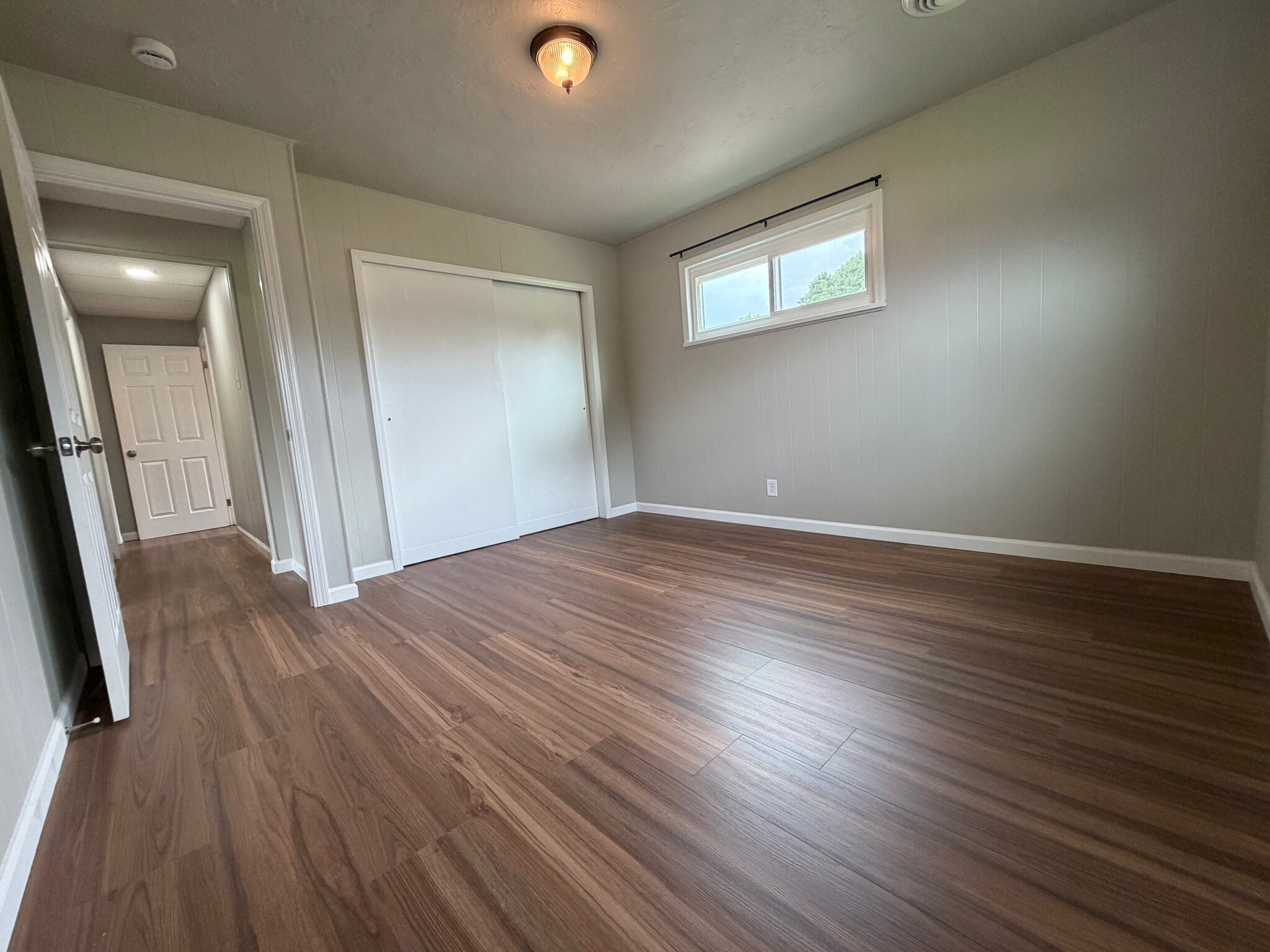 Building Photo - 407 Rothey Dr