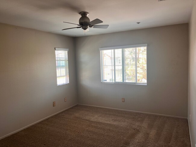 Building Photo - 2BD/2BA Condo - Iris Ave.