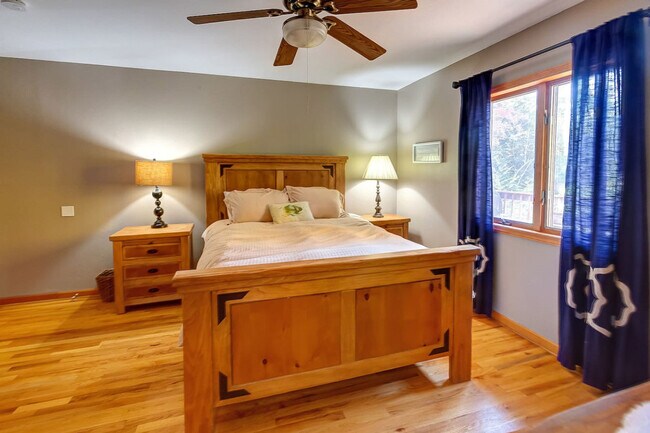 Building Photo - 525 Townsand Hollow Rd