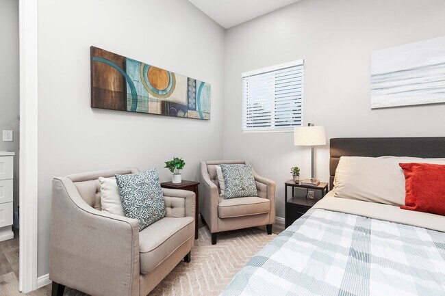 Building Photo - Newly furnished and remodeled 2 bed 2 bath!