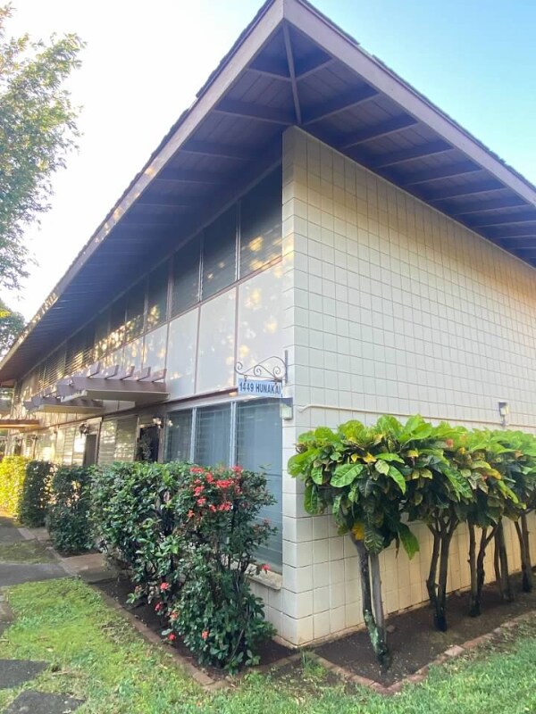 Building Photo - 1449 Hunakai St