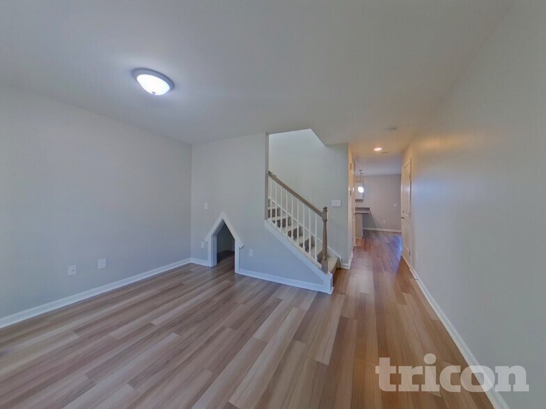 Building Photo - 35 Chalet Ct