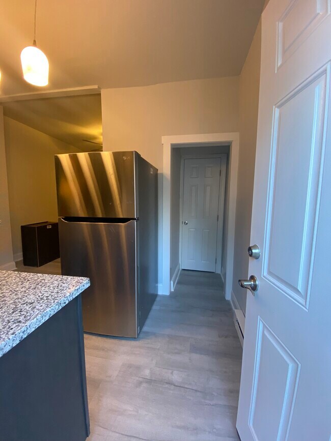 Building Photo - 3103 N Croskey St