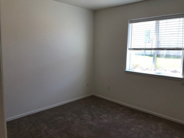Building Photo - 3 Bedroom townhome