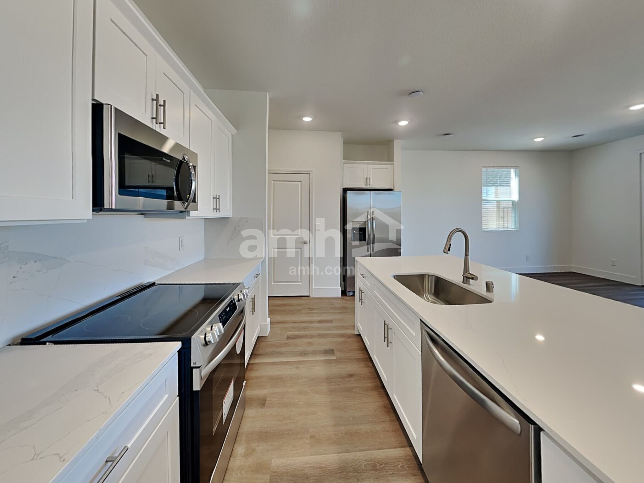 Building Photo - 11141 Magallanes St