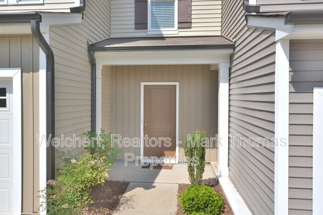 Building Photo - 409 Vassar Dr