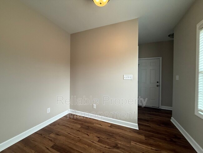 Building Photo - 800 Phillips Rd