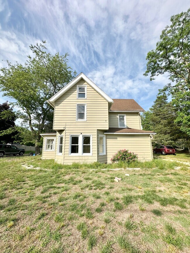 Building Photo - 155 Leesville Rd