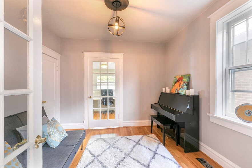 First floor bedroom or office - 4945 Delor Street