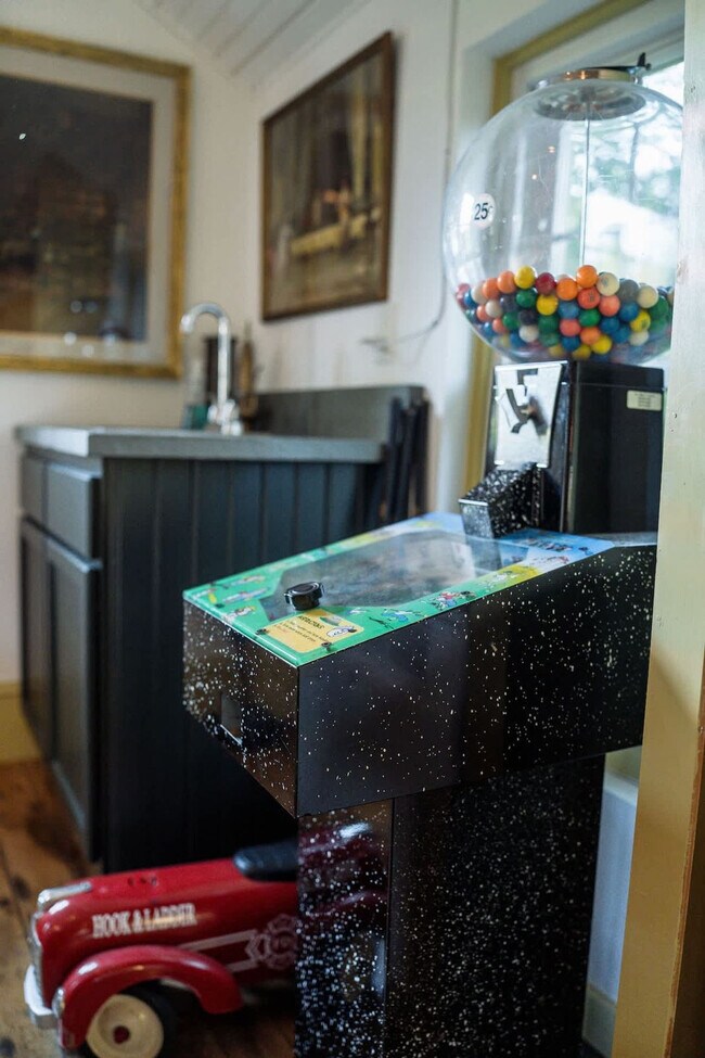 Building Photo - 1357 Canal Rd