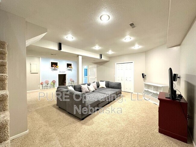 Building Photo - 4909 N 142nd St