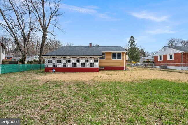 Building Photo - 8402 Church Ln