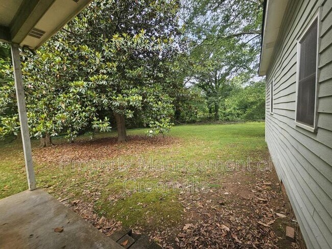 Building Photo - 510 Woodside Ln