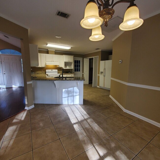 Building Photo - 2403 Spring Valley Cir