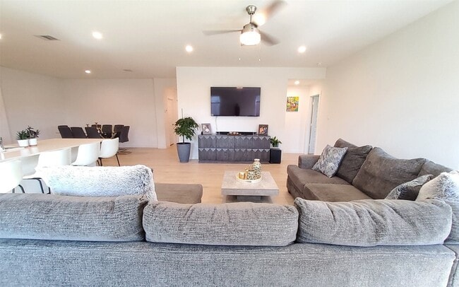 Building Photo - 31731 Hallington Hl Ln