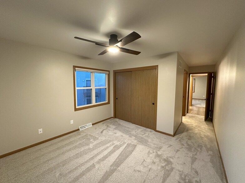 Building Photo - 2046 Cliff Alex Ct S