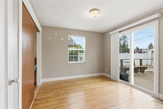 Building Photo - Modern & Cozy Spokane Retreat | Prime Location Near South Hill