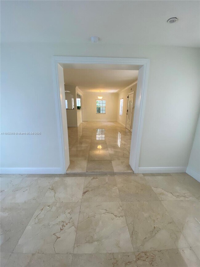 Building Photo - 5940 SW 47th St