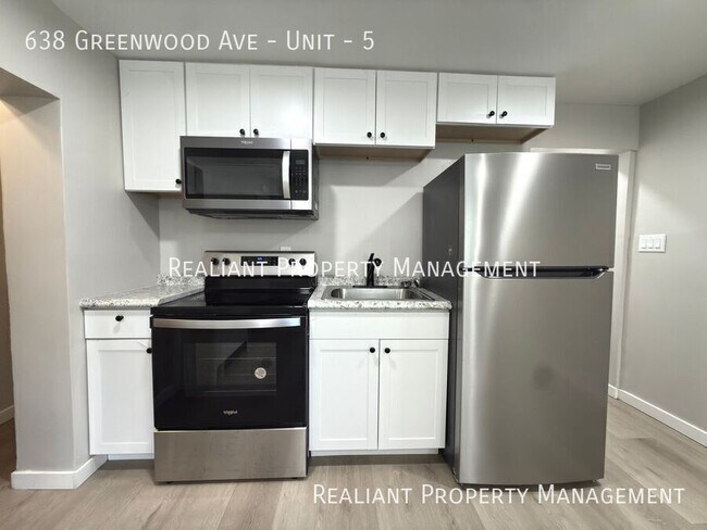 Building Photo - 638 Greenwood Ave