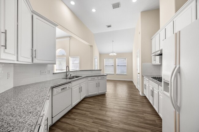 Building Photo - 623 S Marathon Way