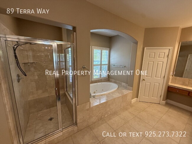 Building Photo - 89 Terra Way