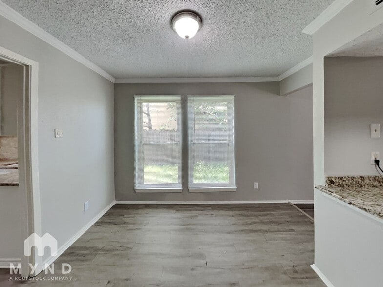 Building Photo - 9723 Summerwood Cir