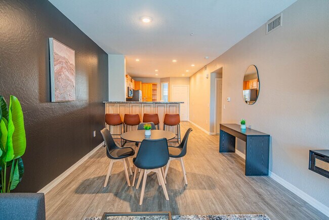 Building Photo - 1275 E University Dr