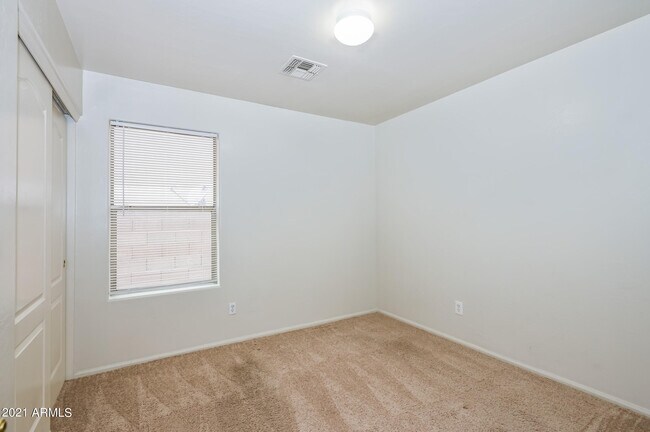 Building Photo - 12417 W Yuma St