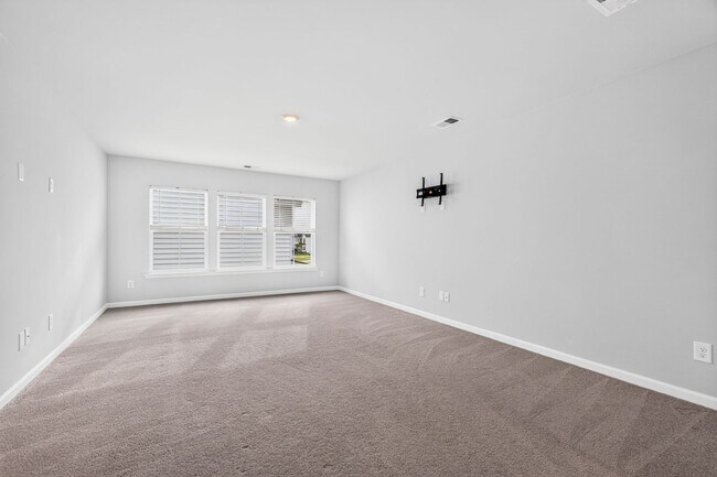 Building Photo - Modern Living in Summerville