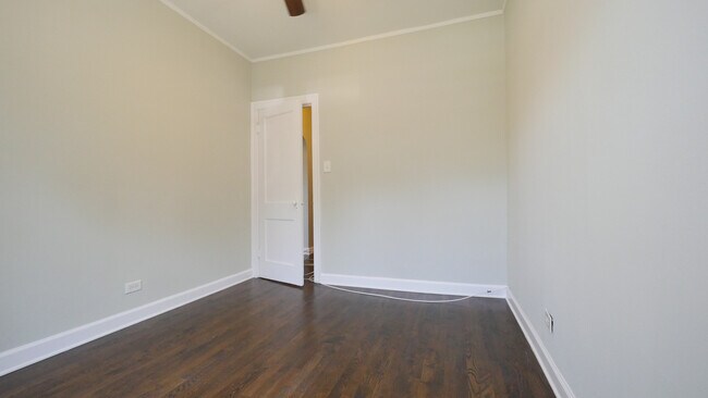 Building Photo - 2259 W Hirsch St