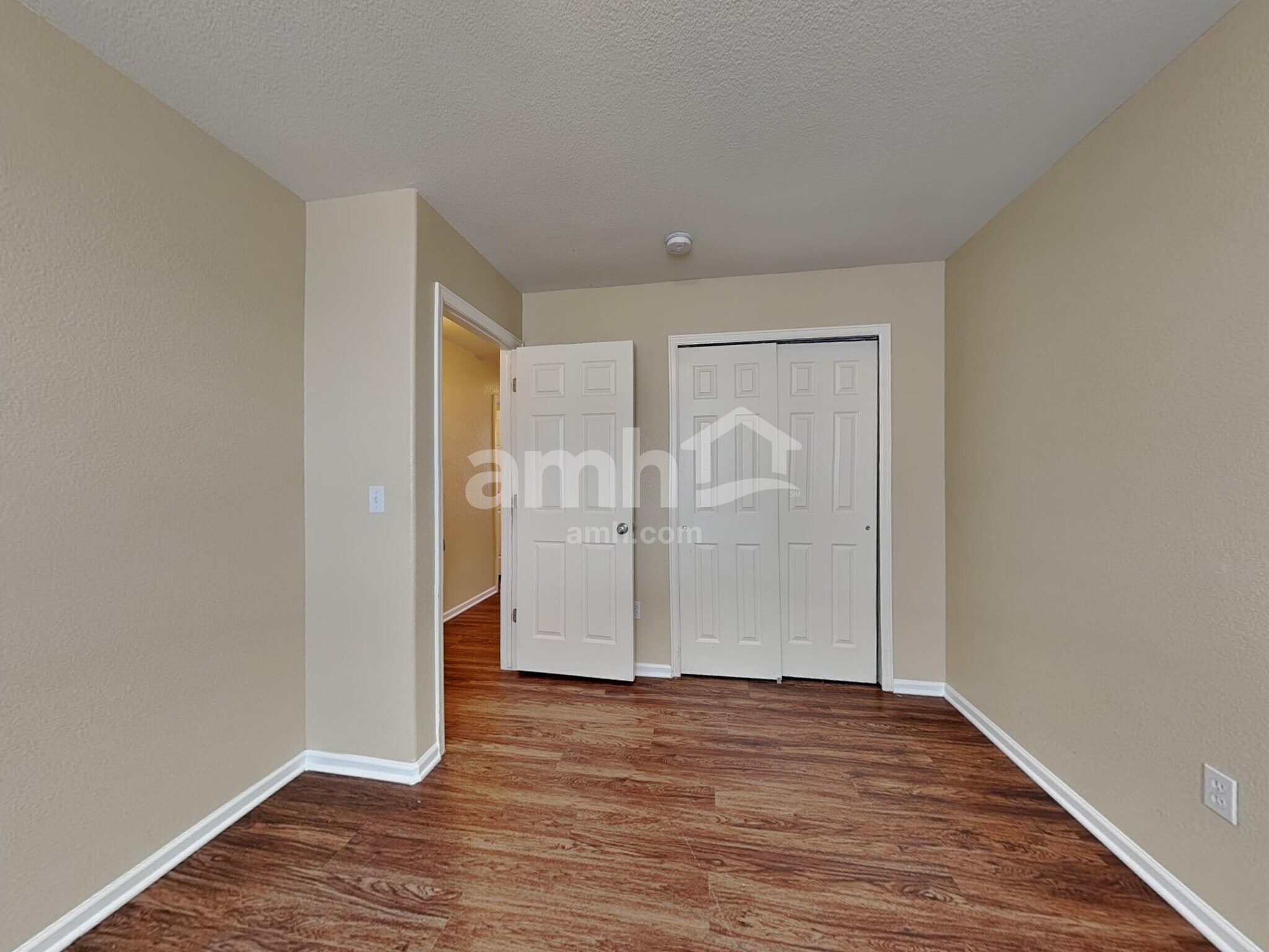 Building Photo - 1135 Legend Oak Dr