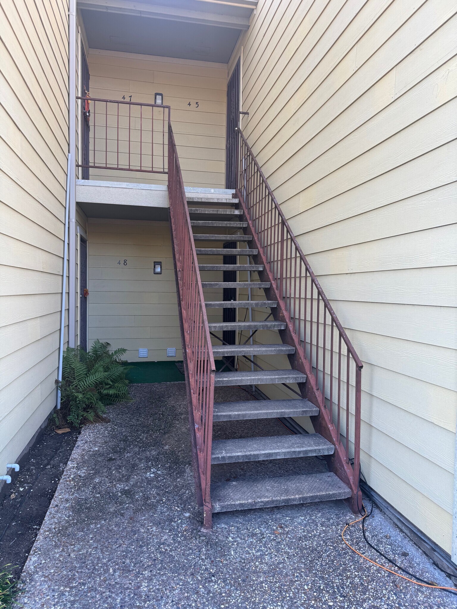 Building Photo - 9350 Country Creek Dr