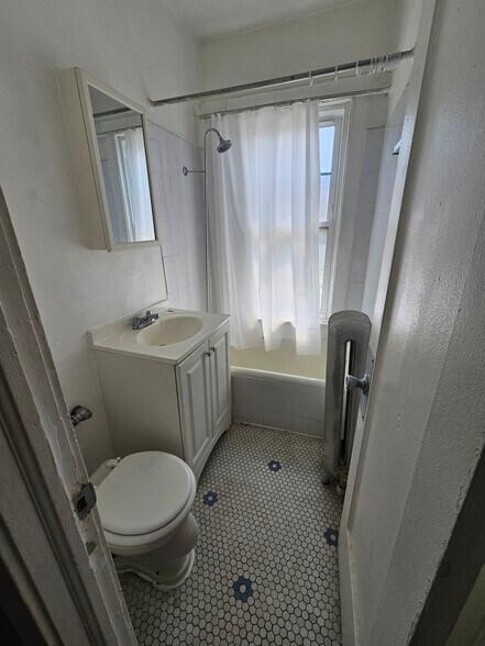 Building Photo - 4601 N Beacon St