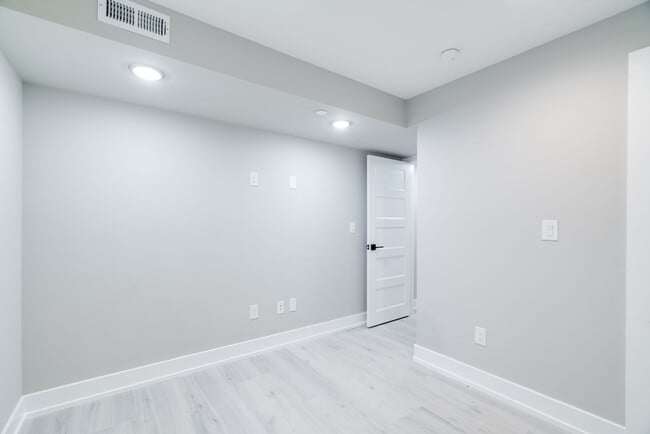 Building Photo - Stylish New Construction Near Fishtown